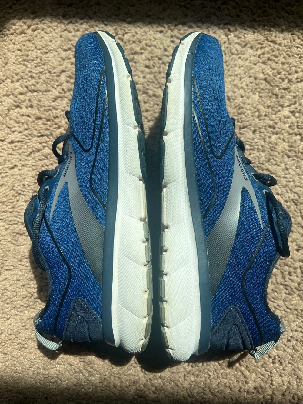Brooks Men's Running Shoes in Blue with White Accents - Picture 8 of 9